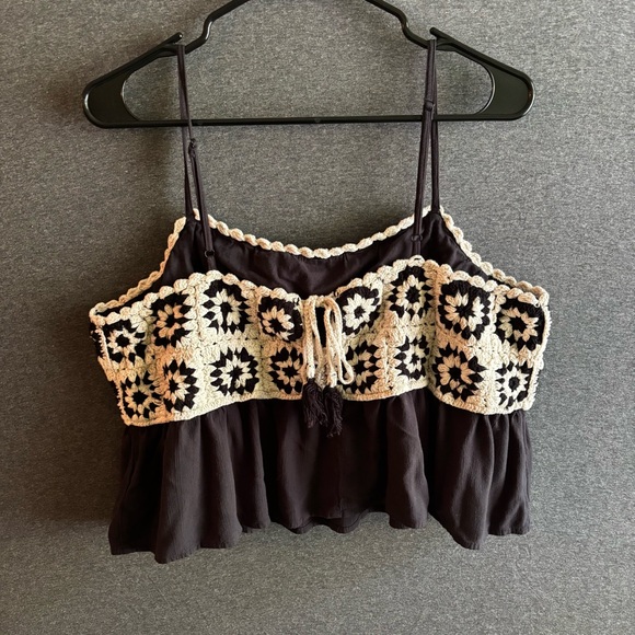 Women’s Lucky Brand Crochet Crop Top / Tank Top Size XXL, With Adjustable Straps - Picture 2 of 6